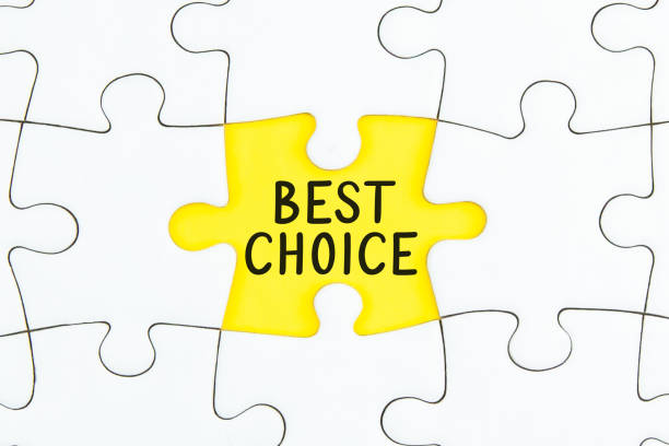 白いジグゾーパズルの中心が黄色いピースがあり、「BESTCHOICE」と書かれている画像。