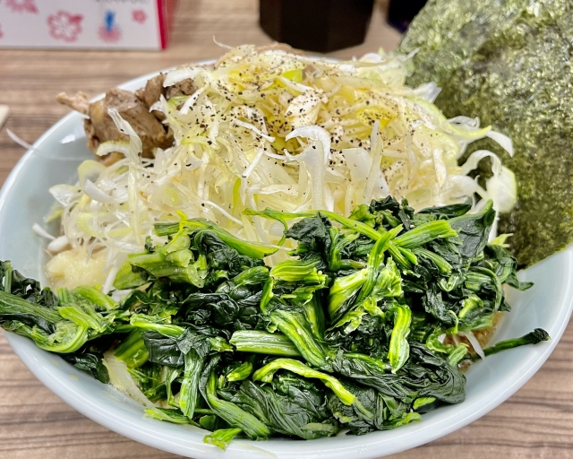 野菜が多いラーメンの画像